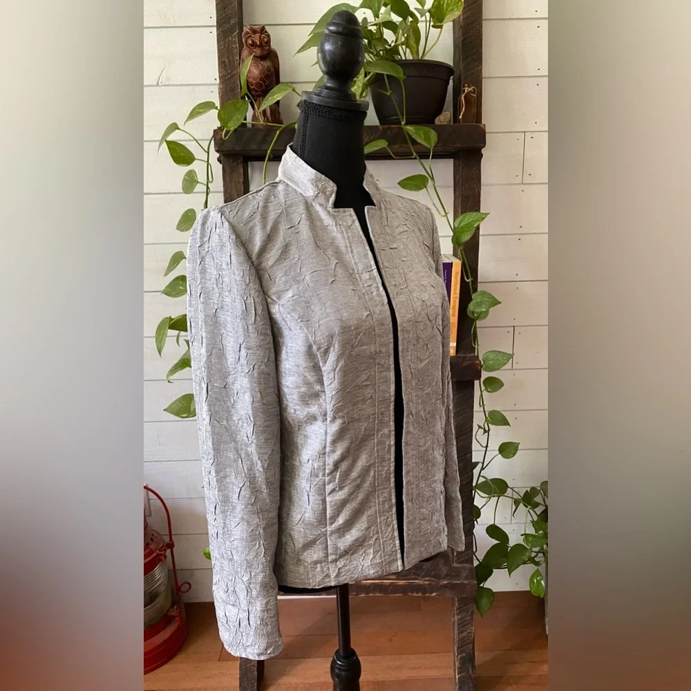 Chico’s: Gray Crinkle Textured Jacket